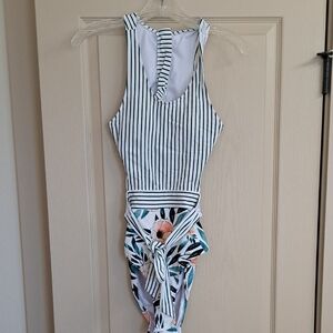 Striped Floral One-Piece Swimsuit Cupshe brand size small
